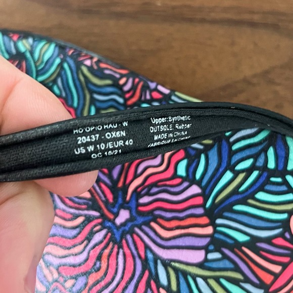 OluKai Women's Ho'opio Flip Flops Floral Print US 10 Beach Sandals - Picture 6 of 6